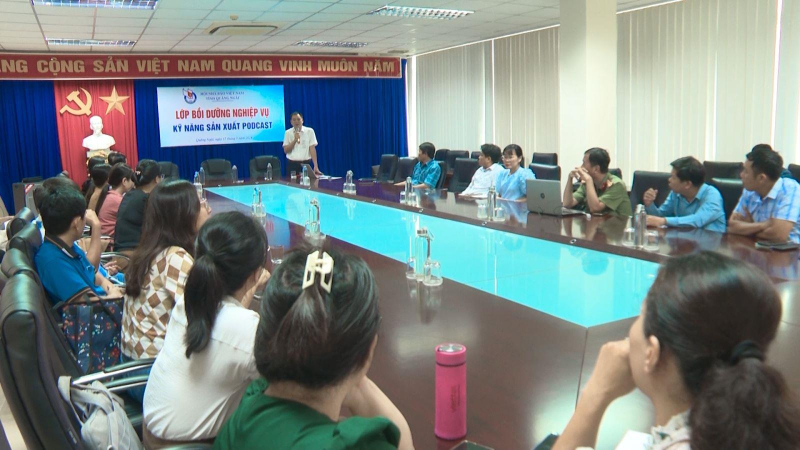 Bồi dưỡng kỹ năng sản xuất Podcast
