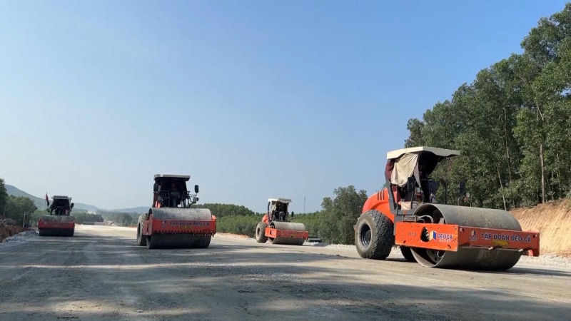 Quảng Ngãi hoàn thành giải phóng mặt bằng tuyến chính đường cao tốc Bắc - Nam