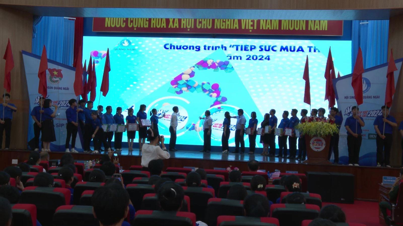 Tiếp sức mùa thi năm 2024