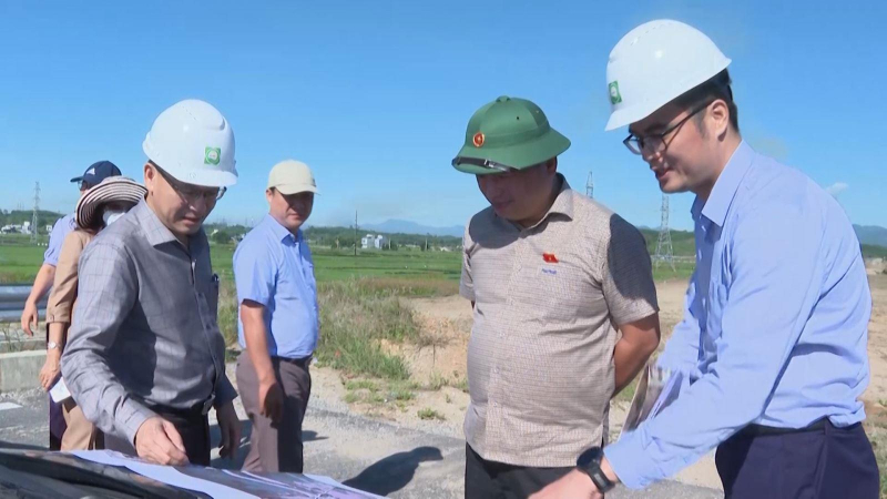 Khảo s&aacute;t, xem x&eacute;t kiến nghị đầu tư n&uacute;t giao Tr&igrave; B&igrave;nh-Dung Quất, cao tốc Đ&agrave; Nẵng - Quảng Ng&atilde;i