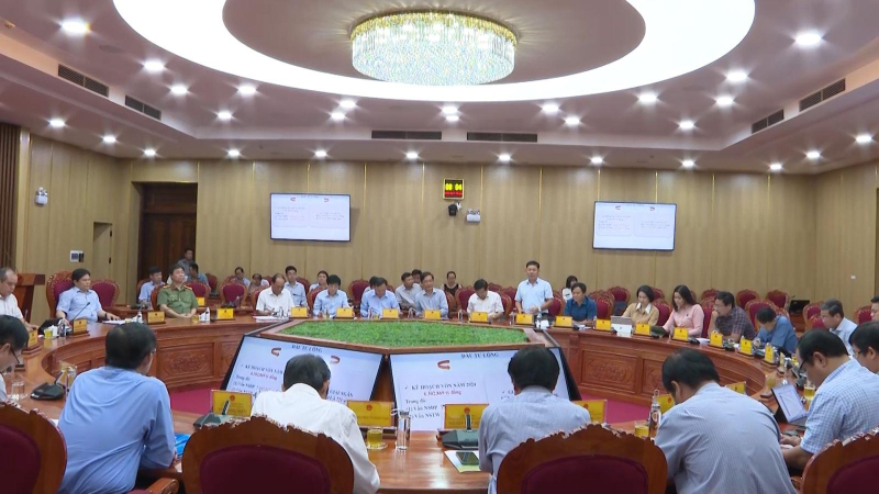 Chỉ số sản xuất công nghiệp tăng mạnh, thu ngân sách đạt khá