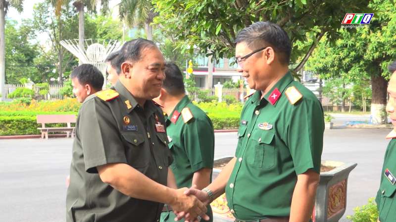 Bộ Chỉ huy Qu&acirc;n sự tỉnh Champasak (L&agrave;o) thăm, l&agrave;m việc tại Bộ Chỉ huy Qu&acirc;n sự tỉnh Quảng Ng&atilde;i