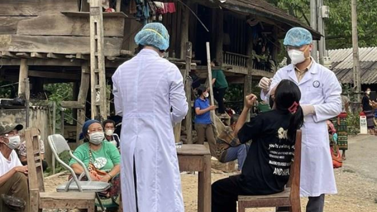 Hiểu ĐÚNG về bệnh bạch hầu - Căn bệnh được ví như "chết đuối trên cạn": Lây lan qua đường hô hấp, có