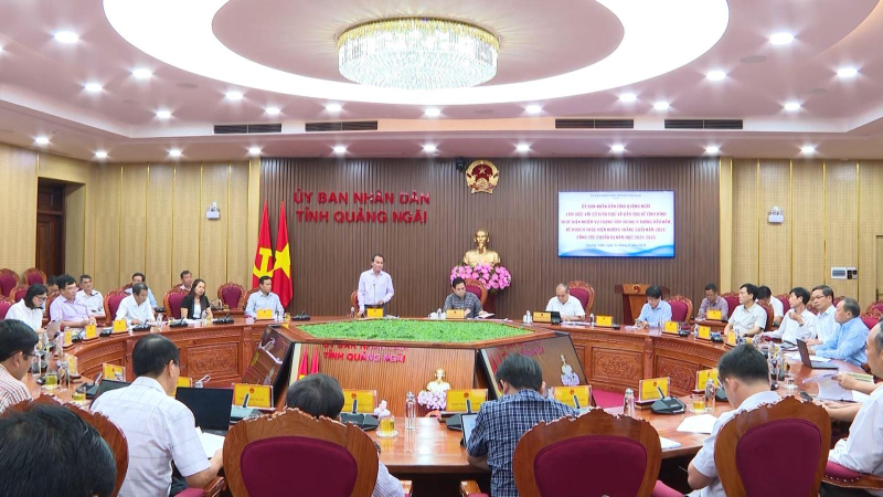 Chủ tịch UBND tỉnh Nguyễn Hoàng Giang làm việc với Sở Giáo dục và Đào tạo