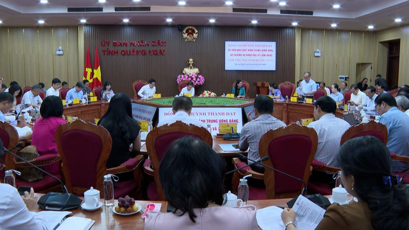 Bộ trưởng Bộ Khoa học và Công nghệ Huỳnh Thành Đạt làm việc với tỉnh Quảng Ngãi