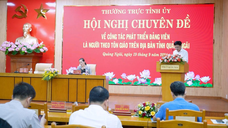 Hội nghị chuyên đề phát triển đảng viên là người theo tôn giáo