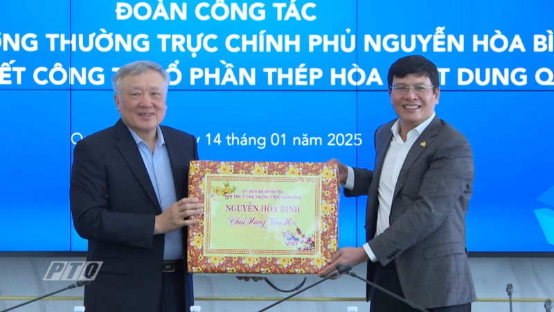 Phó Thủ tướng Thường trực Chính phủ Nguyễn Hòa Bình thăm, chúc Tết tại tỉnh Quảng Ngãi