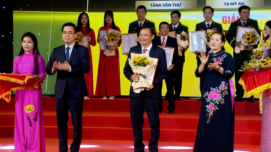 Tổng kết, trao giải Búa Liềm vàng tỉnh Quảng Ngãi lần thứ II