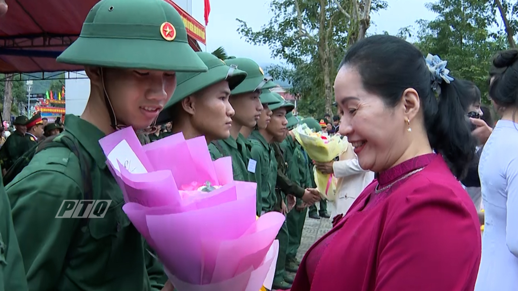 pbt,tinh,uy,13244613.jpg
