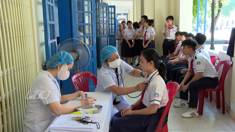 Triển khai tiêm vắc xin sởi cho trẻ từ 11 - 15 tuổi
