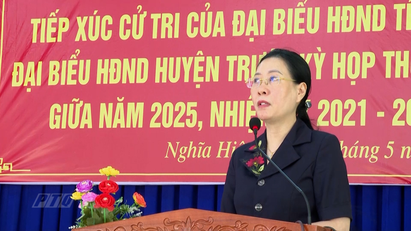 Bí thư Tỉnh ủy Bùi Thị Quỳnh Vân tiếp xúc cử tri xã Nghĩa Hiệp, huyện Tư Nghĩa