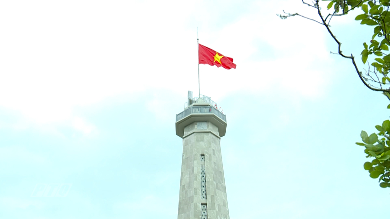 Thiêng liêng cột cờ A Pa Chải nơi cực Tây Tổ quốc
