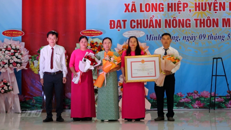 Xã Long Hiệp, huyện Minh Long công bố đạt chuẩn nông thôn mới