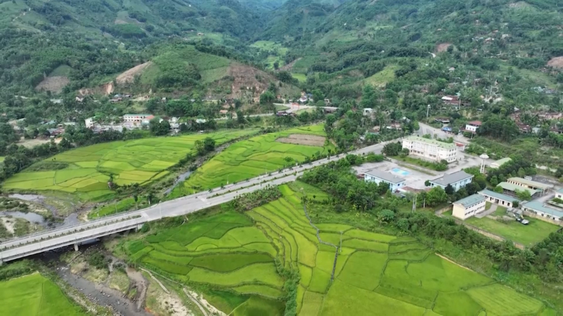 Nỗ lực xoá nhà dột nát để đồng bào Ca Dong an cư