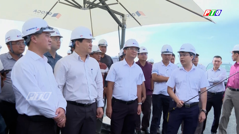 Thứ trưởng Nguyễn Việt Hùng kiểm tra cao tốc Quảng Ngãi - Hoài Nhơn