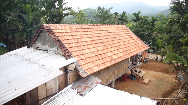 Khen thưởng thành tích trong xóa nhà tạm, nhà dột nát