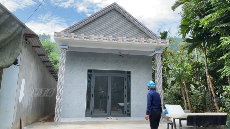 Trà Bồng dồn lực xóa nhà tạm, nhà dột nát