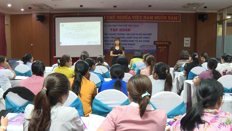 Tập huấn ứng dụng công nghệ thông tin vào khởi nghiệp và kinh doanh trực tuyến cho phụ nữ vùng dân tộc thiểu số