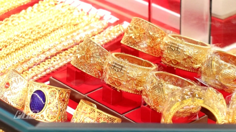 Giá vàng trong nước và thế giới tiếp tục giảm