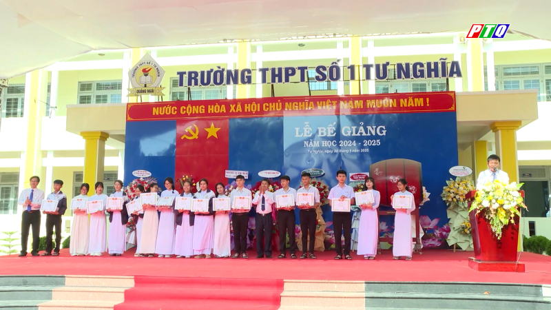 Trường THPT số 1 Tư Nghĩa tổ chức Lễ tổng kết năm học 2024- 2025