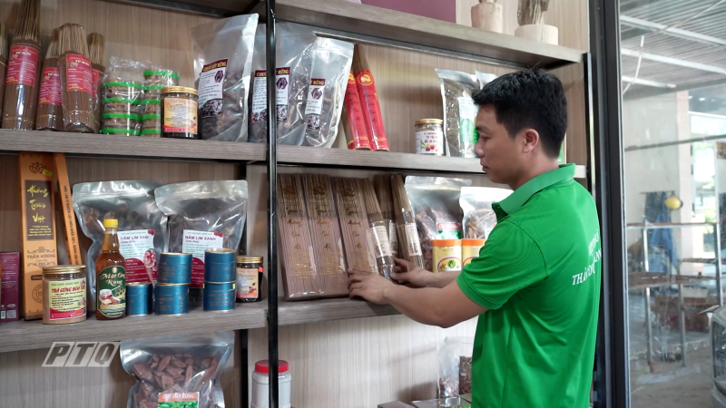 Thanh niên sản xuất nhang trầm hướng tới chuẩn OCOP