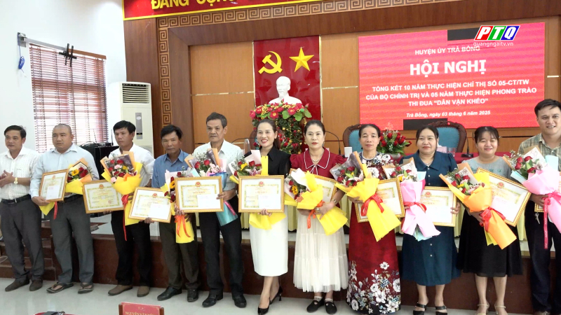 Trà Bồng biểu dương các điển hình học tập và làm theo Bác