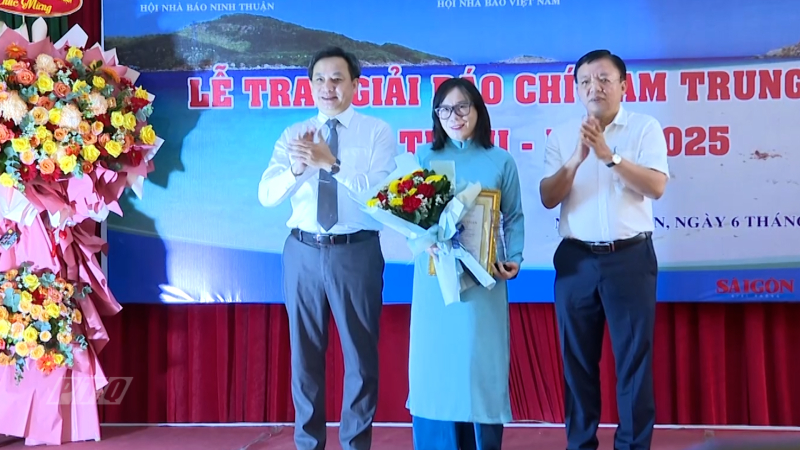 Báo Quảng Ngãi đoạt 01 giải nhất và 01 giải ba Giải Báo chí Nam Trung bộ lần thứ II