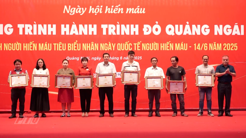 Chương trình “Hành trình đỏ - Kết nối dòng máu Việt” tại Quảng Ngãi