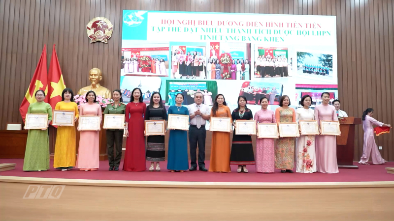 Biểu dương phụ nữ điển hình tiên tiến giai đoạn 2020 - 2025