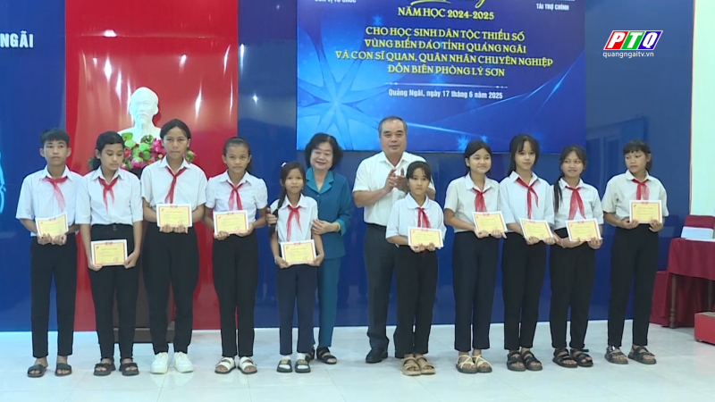 Trao 115 suất học bổng cho học sinh Quảng Ngãi