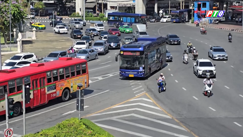 Thái Lan duyệt chương trình cho thuê xe buýt điện 