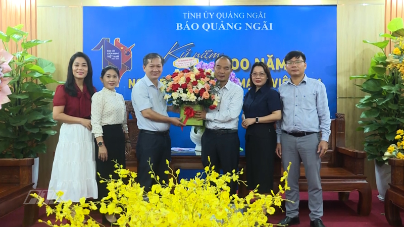 Các cơ quan, đơn vị thăm, chúc mừng Báo Quảng Ngãi