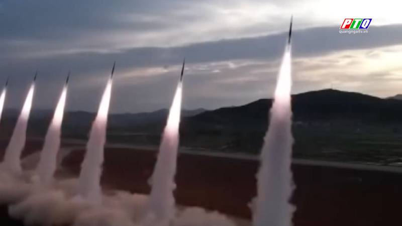 Triều Tiên bắn đạn pháo từ hệ thống phóng rocket đa nòng
