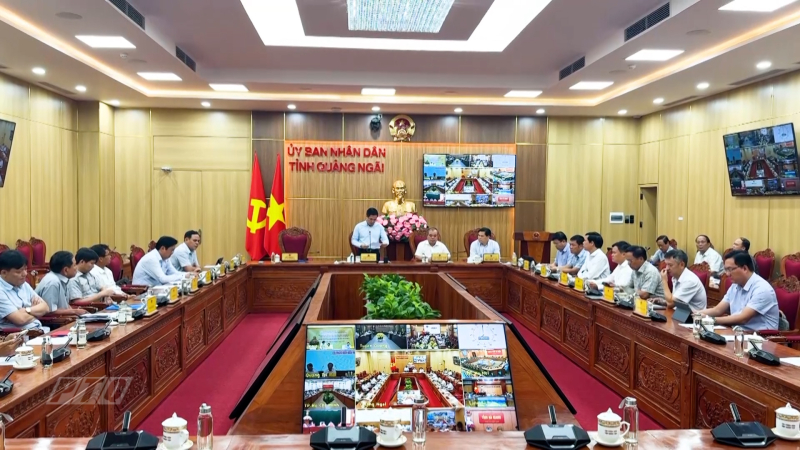 Chủ tịch UBND tỉnh Quảng Ngãi phát biểu tại hội nghị của Chính phủ về nhiều nội dung quan trọng