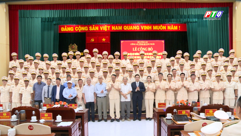 Công bố quyết định của Bộ trưởng Bộ Công an và Giám đốc Công an tỉnh về tổ chức, cán bộ