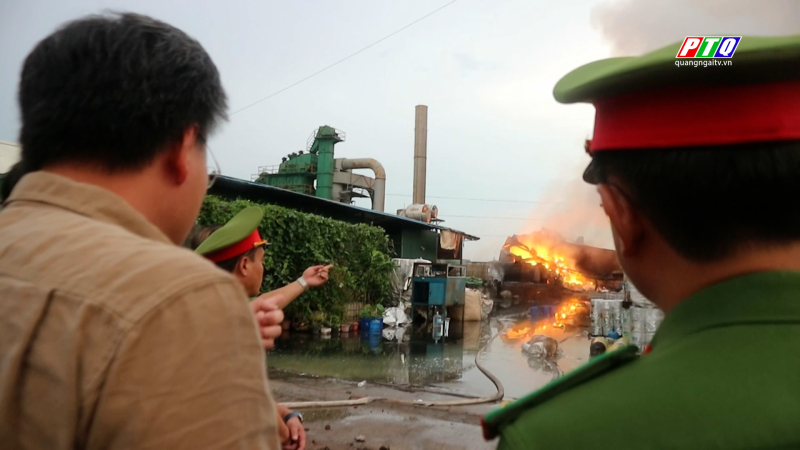 Thủ tướng yêu cầu điều tra nguyên nhân vụ cháy tại xưởng tái chế phế thải ở Hưng Yên