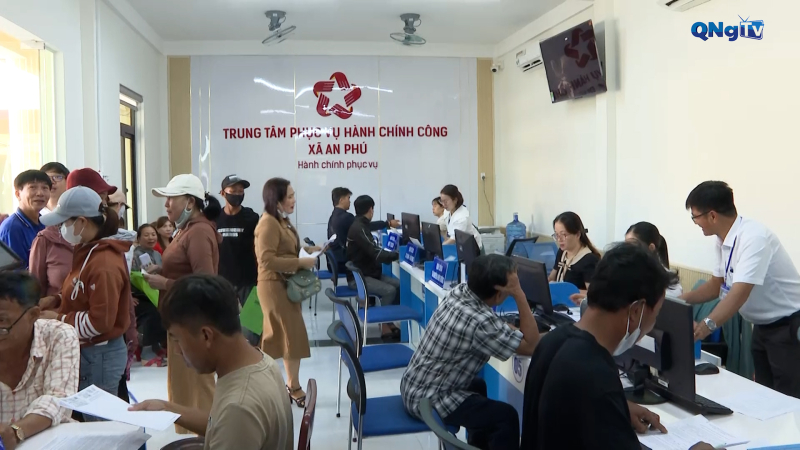 Nghe tin đồn, người dân xã An Phú đổ xô làm sổ đỏ