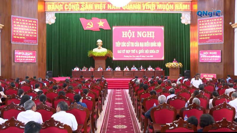 Phó Chủ tịch Quốc hội Trần Quang Phương cùng Đoàn Đại biểu Quốc hội tỉnh tiếp xúc cử tri tại phường Kon Tum