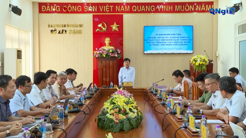 Phó Chủ tịch UBND tỉnh Nguyễn Ngọc Sâm làm việc với Sở Xây dựng