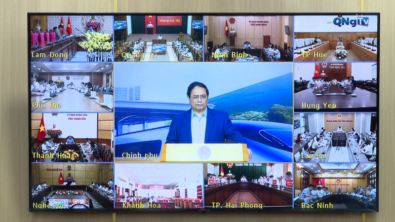 Chủ tịch UBND tỉnh Nguyễn Hoàng Giang dự Hội nghị về các công trình, dự án đường sắt