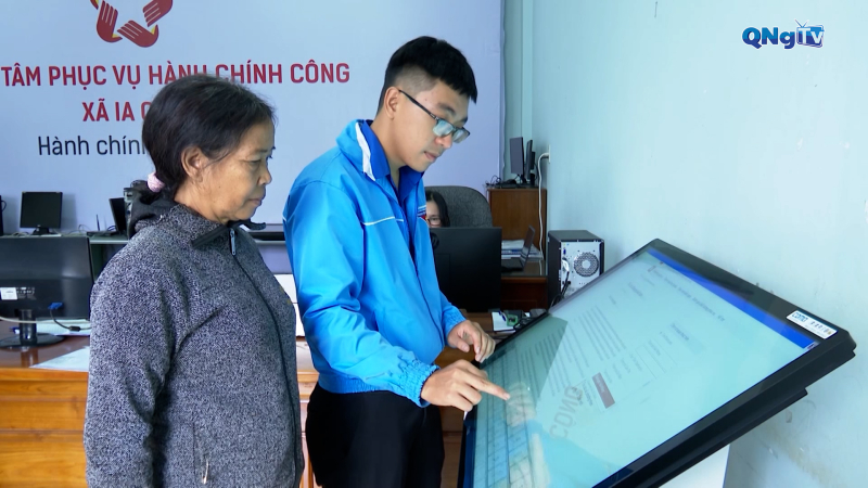 Góp sức trẻ vào công tác cải cách hành chính 