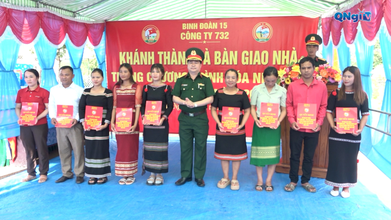 Công ty 732 bàn giao 20 căn nhà đồng đội, nhà đại đoàn kết