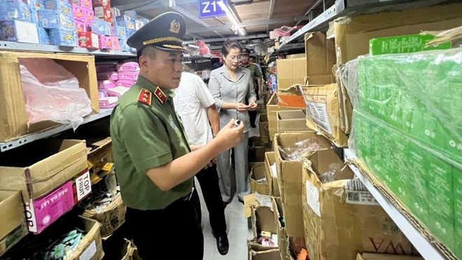 Tiếp tục mở đợt cao điểm chống hàng giả, hàng lậu