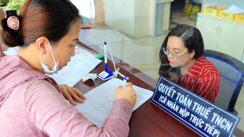 Bộ Tài chính đề xuất nâng giảm trừ gia cảnh lên 15,5 triệu đồng