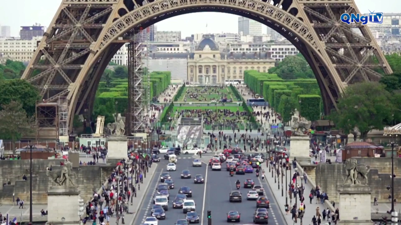 Kinh tế Pháp tăng trưởng vượt dự báo