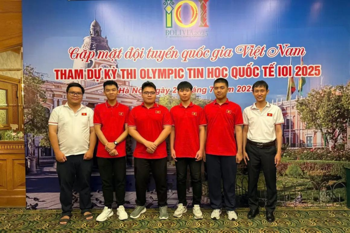 Cả 4 học sinh Việt giành huy chương tại Olympic Tin học quốc tế năm 2025.