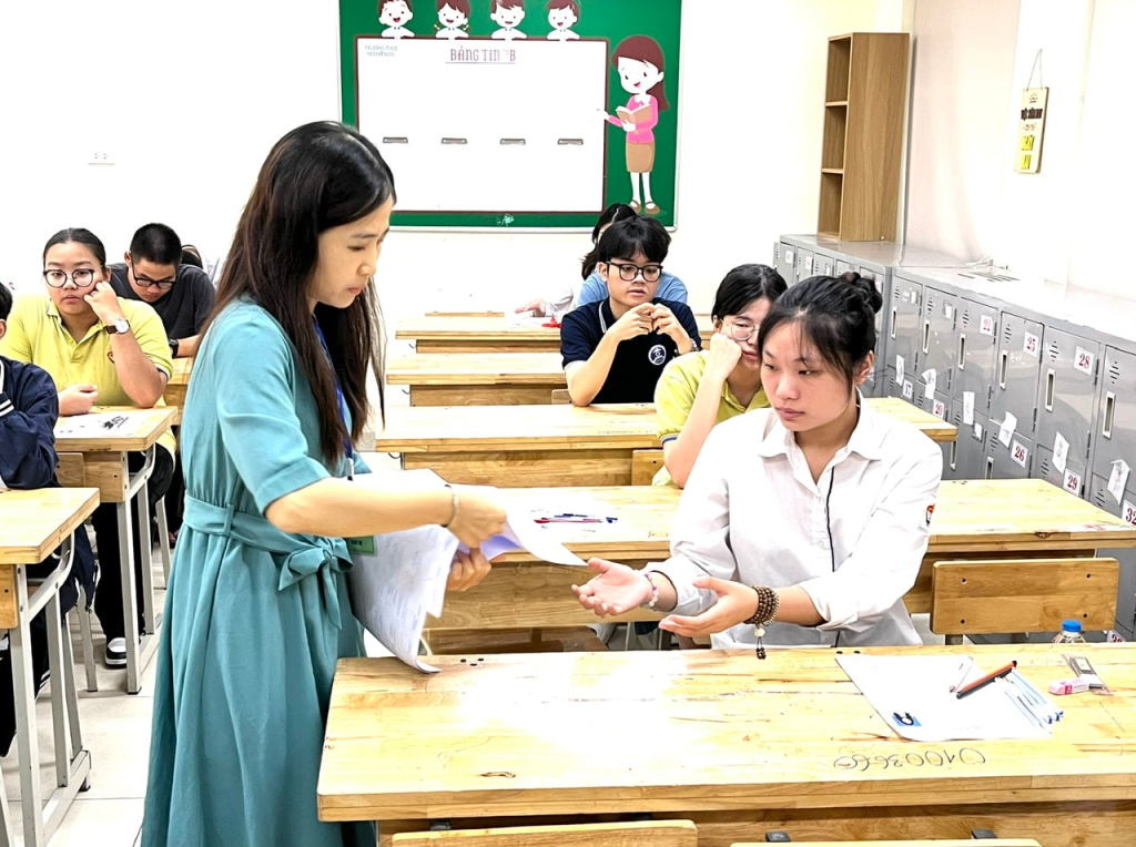 Học sinh thi tốt nghiệp THPT thi 2 môn bắt buộc và 2 môn lựa chọn.