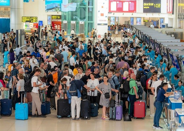 Sân bay Nội Bài dự kiến lập kỷ lục mới về chuyến bay và sản lượng hành khách dịp 2/9 - Báo và Phát thanh, Truyền hình Quảng Ngãi - Báo và