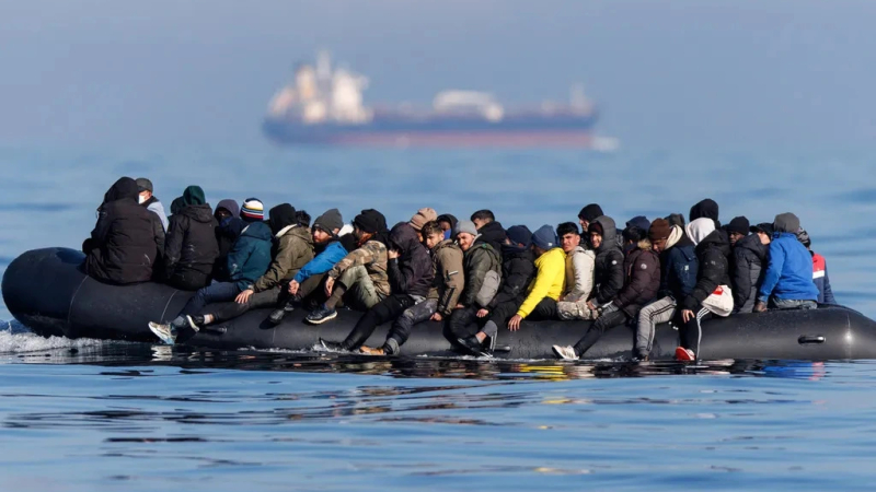 Lượng người di cư bất hợp pháp đến Anh lập kỷ lục mới