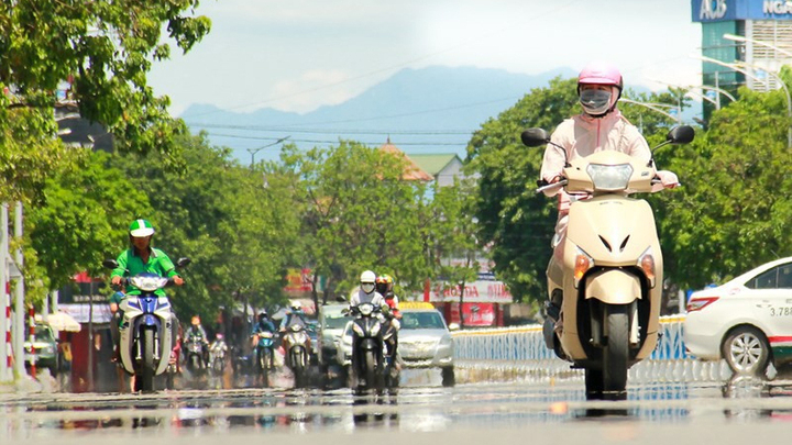 Trung Bộ nắng nóng gay gắt trong nhiều ngày tới